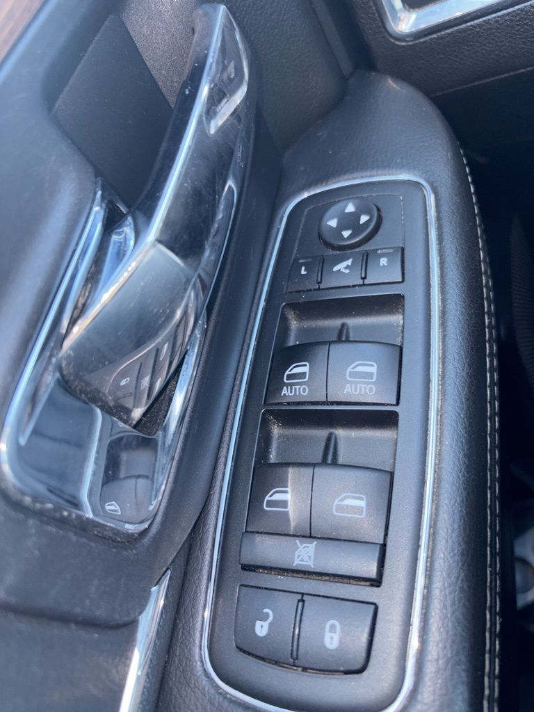 2015 Ram 1500 Laramie photo 25