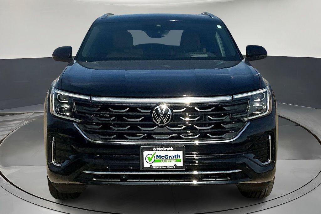2024 Volkswagen Atlas Cross Sport SEL R-Line photo 2