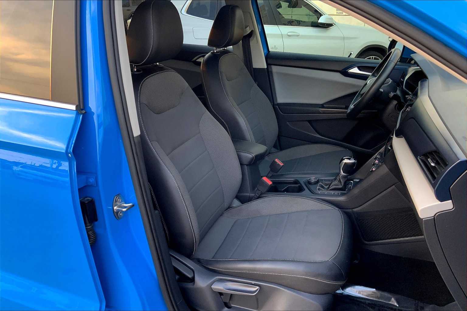 2022 Volkswagen Taos SE photo 8