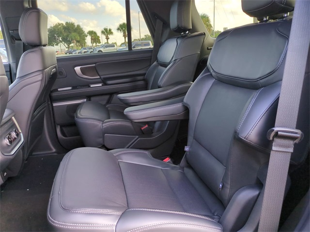 2025 Ford Expedition Platinum photo 11