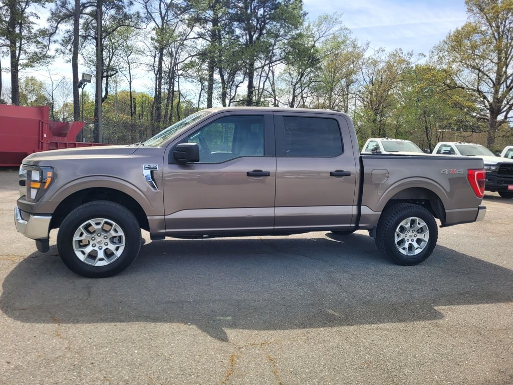 2023 Ford F-150 XLT photo 2