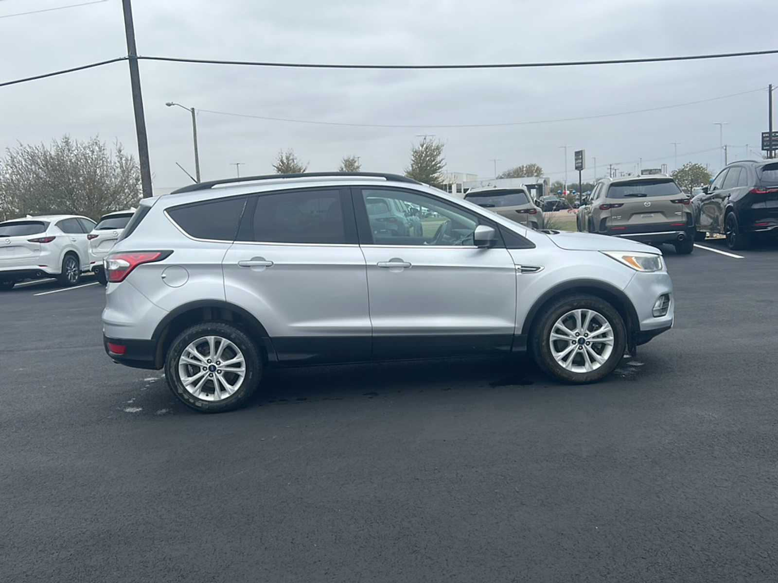 2018 Ford Escape SE Sport photo 4