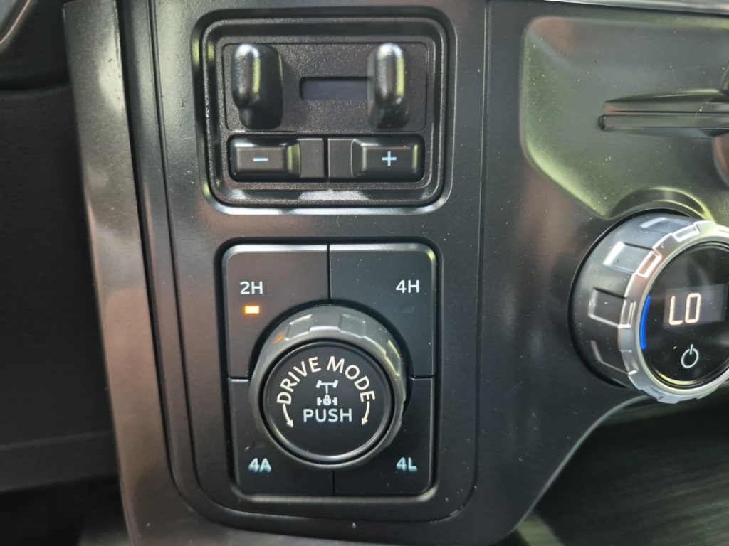 2021 Ford F-150 Lariat photo 28