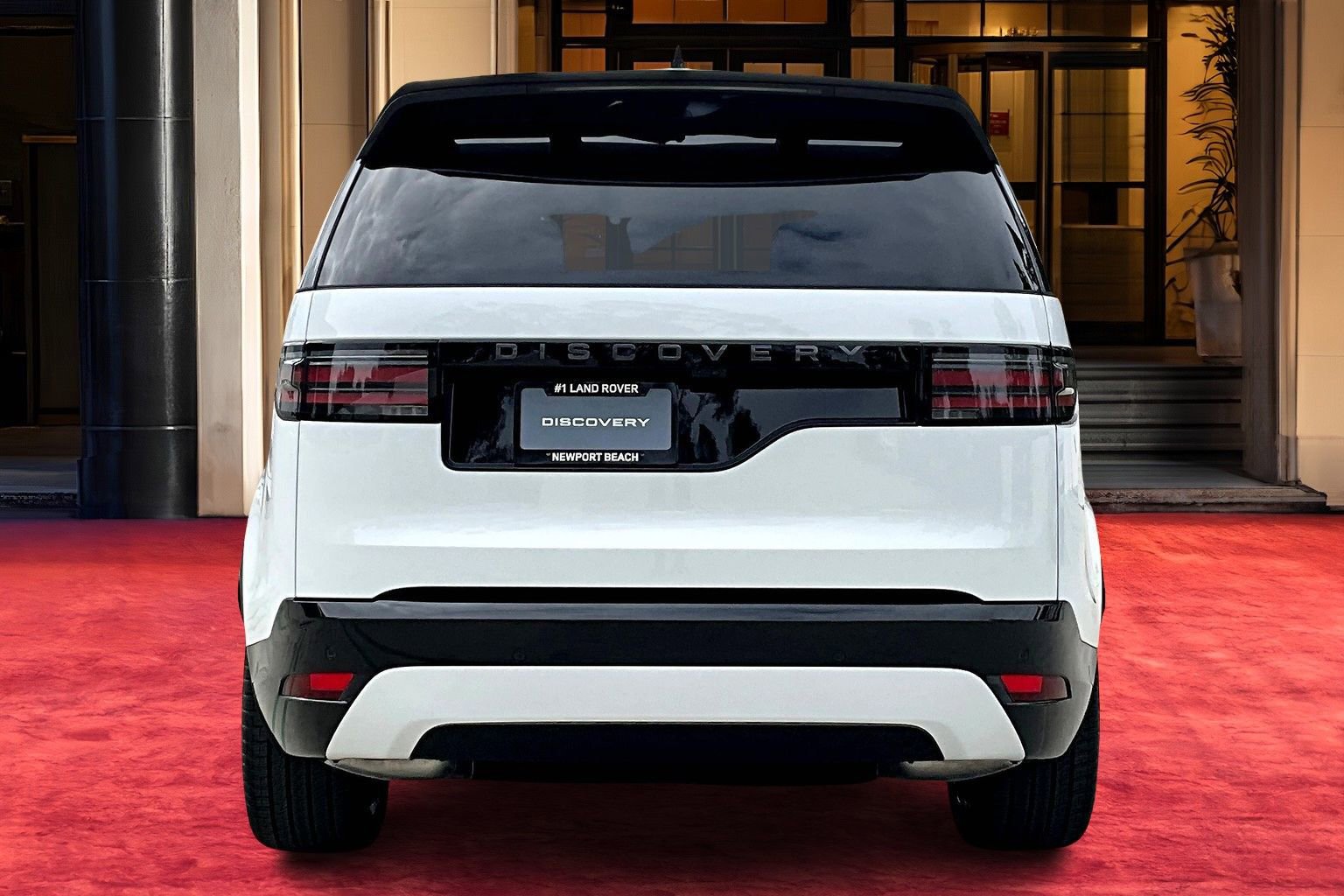 2025 Land Rover Discovery SE photo 4