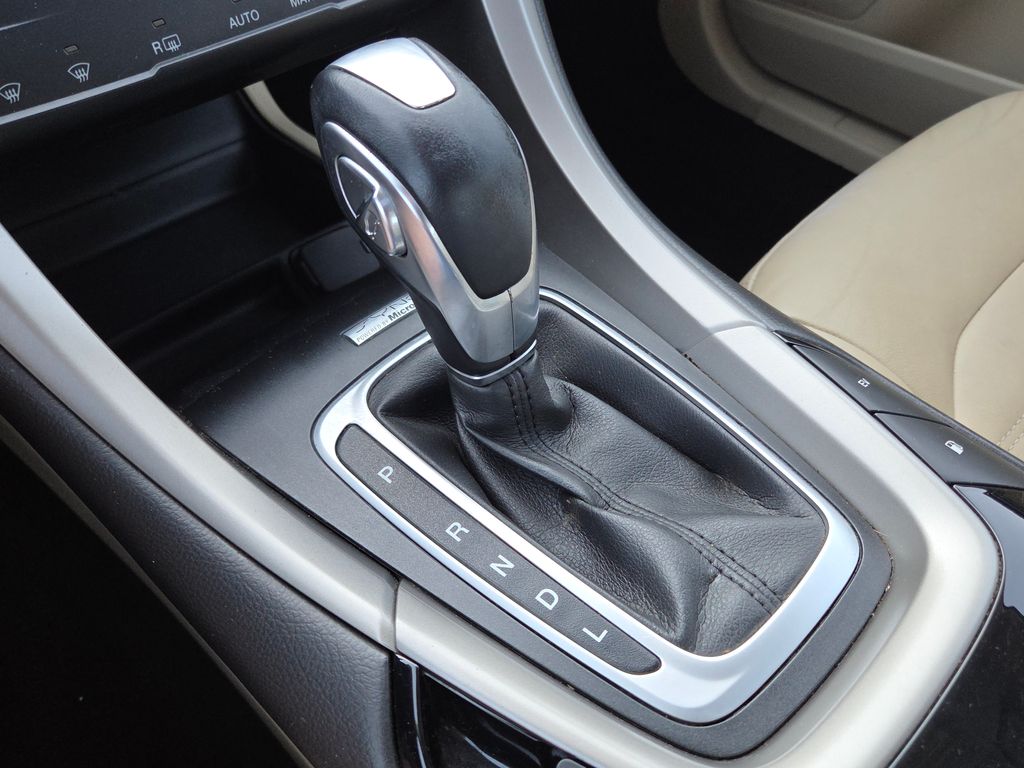 2013 Ford Fusion Energi SE photo 24