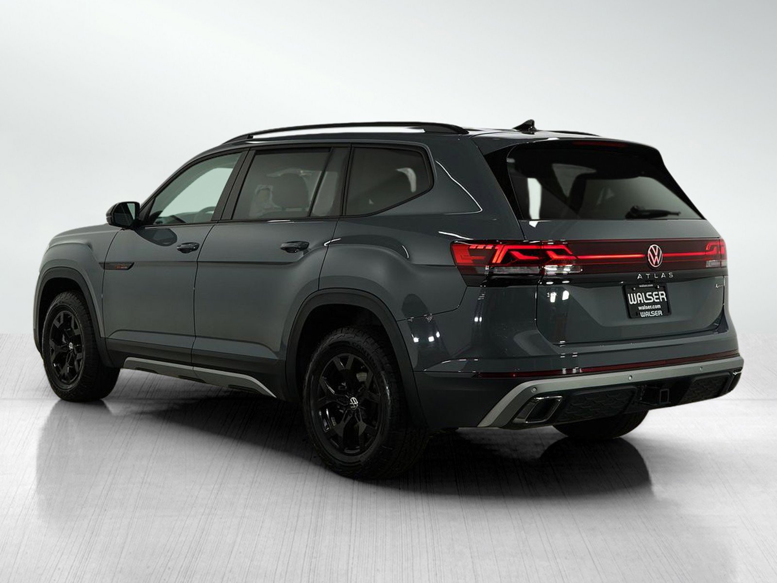 2024 Volkswagen Atlas Peak Edition SE Technology photo 3