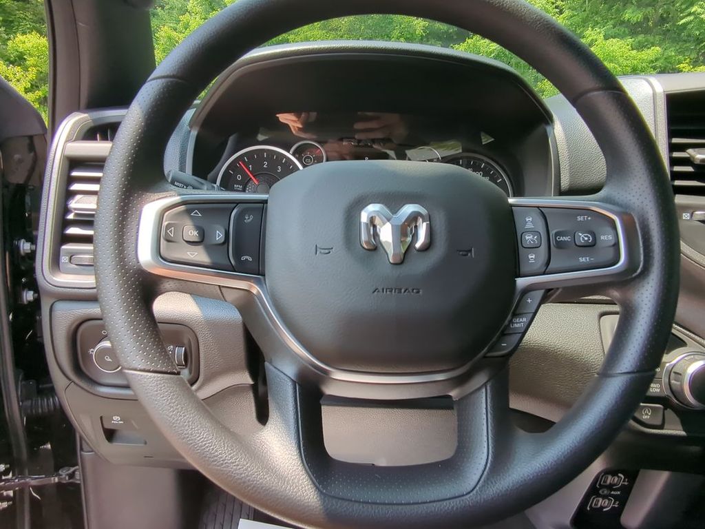 2025 Ram 1500 Tradesman photo 9