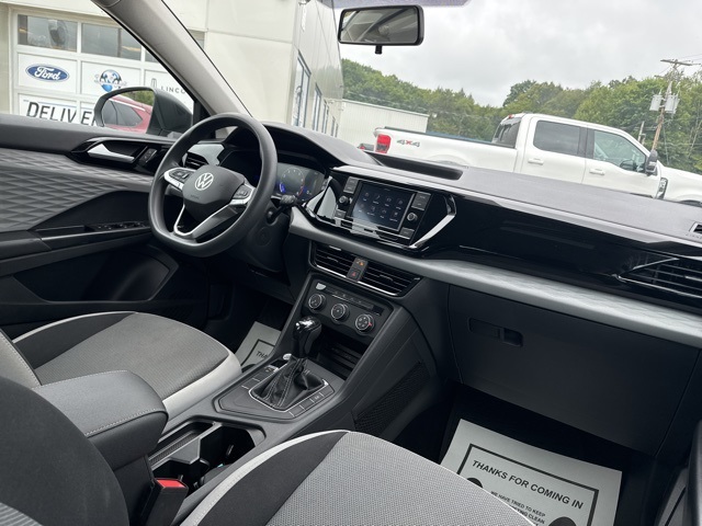 2022 Volkswagen Taos S photo 28
