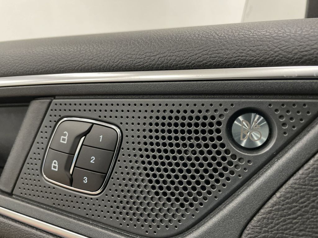 2024 Ford Edge Titanium photo 25
