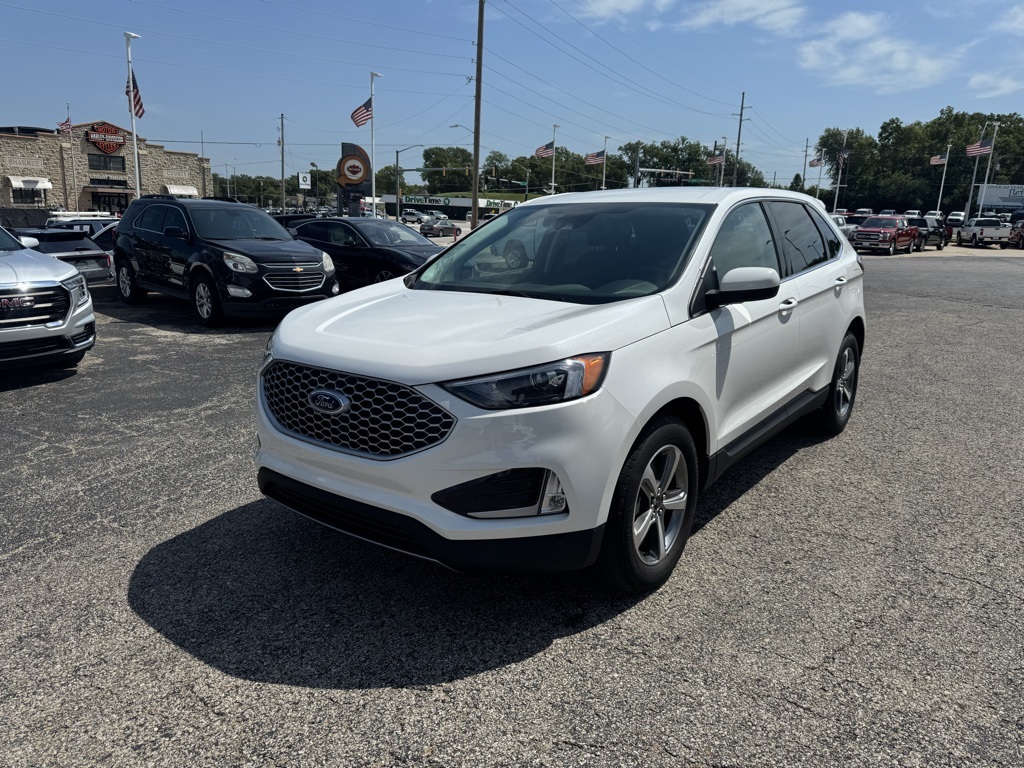 2024 Ford Edge SEL photo 3