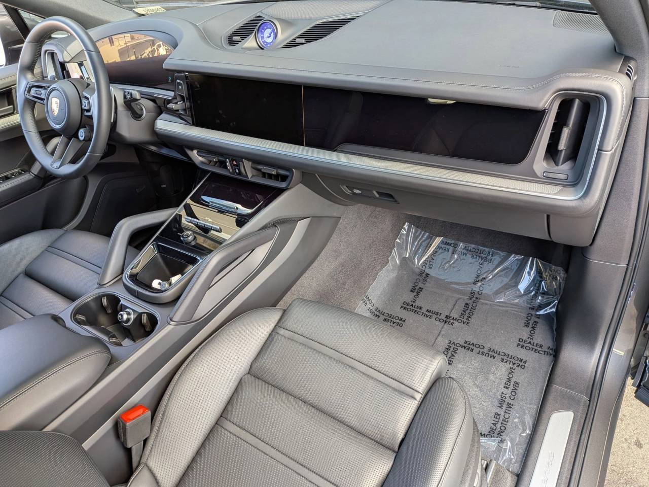 2025 Porsche Cayenne Coupe Base photo 24