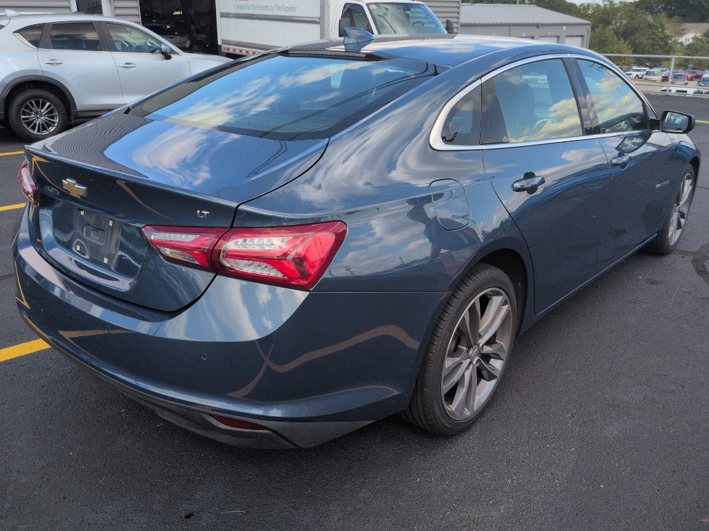 2024 Chevrolet Malibu Premier 2LT photo 3