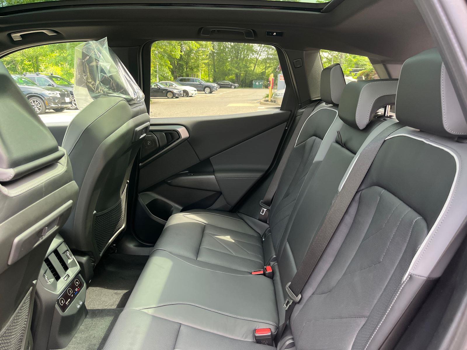 New 2025 Black Sapphire Metallic BMW 30 xDrive image 21