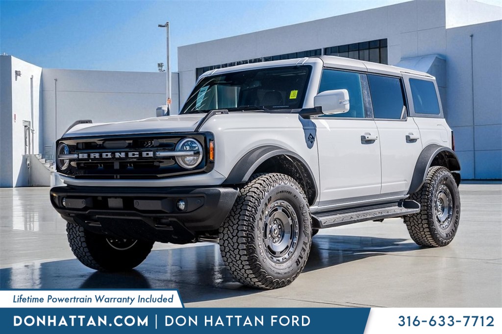 2025 Ford Bronco 4-Door Outer Banks's photo