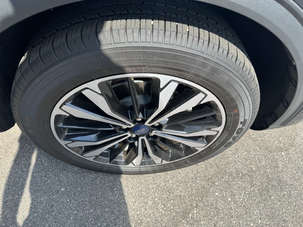 2022 Ford Escape SE Sport photo 9