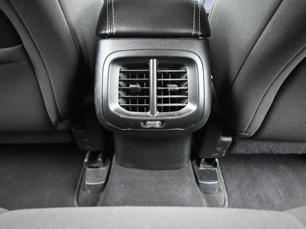 2019 Jeep Cherokee Latitude photo 39