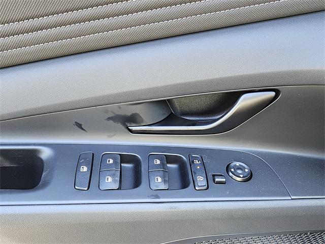 2025 Hyundai Elantra SEL Sport photo 28