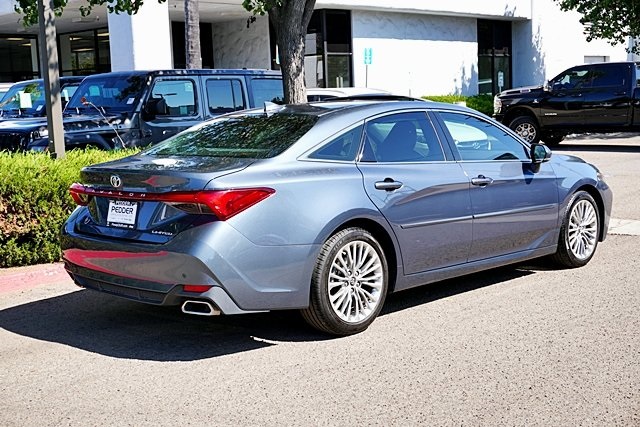 2019 Toyota Avalon Limited photo 7