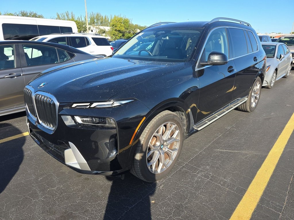 2025 BMW X7 40i's photo