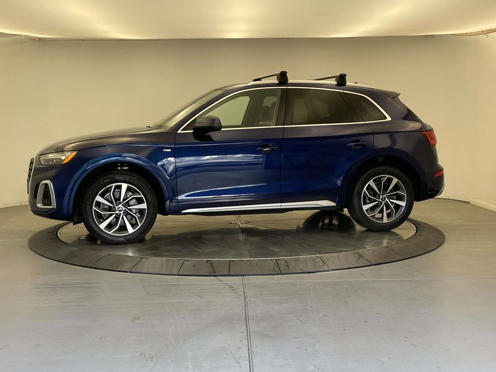 2022 Audi Q5 45 S line Premium photo 2