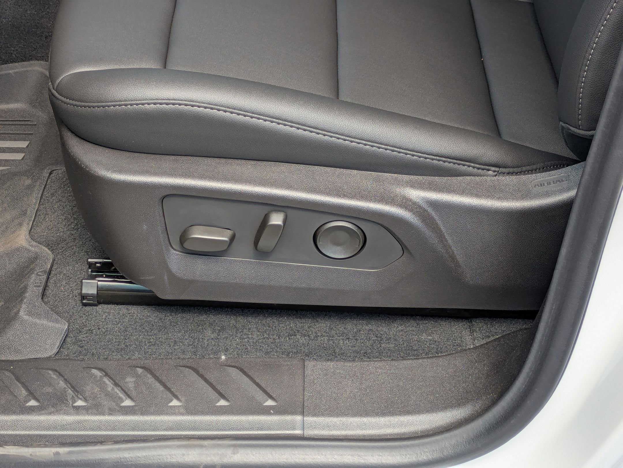 2025 Chevrolet Colorado Work Truck LT photo 12
