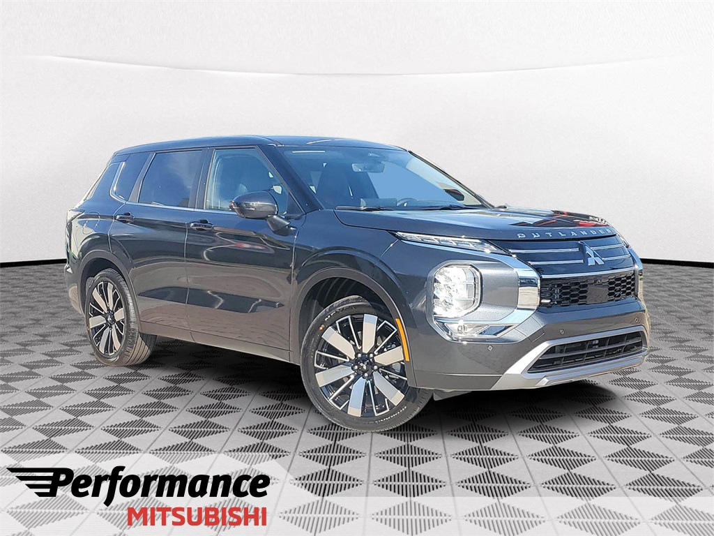 2026 Mitsubishi Outlander SE's photo