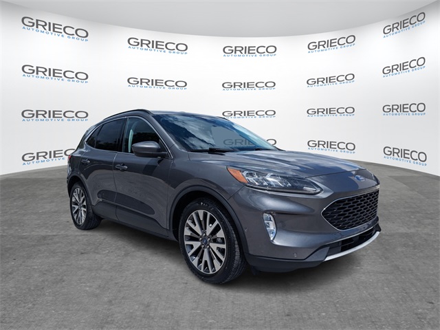 2021 Ford Escape Titanium's photo