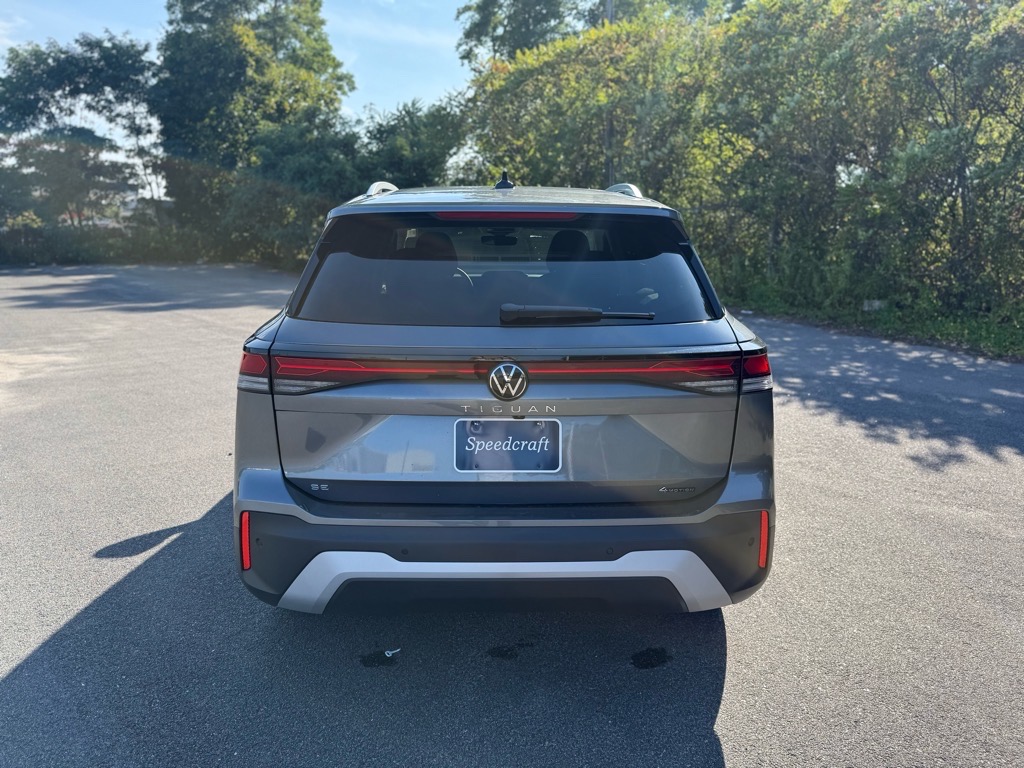 2025 Volkswagen Tiguan SE photo 4