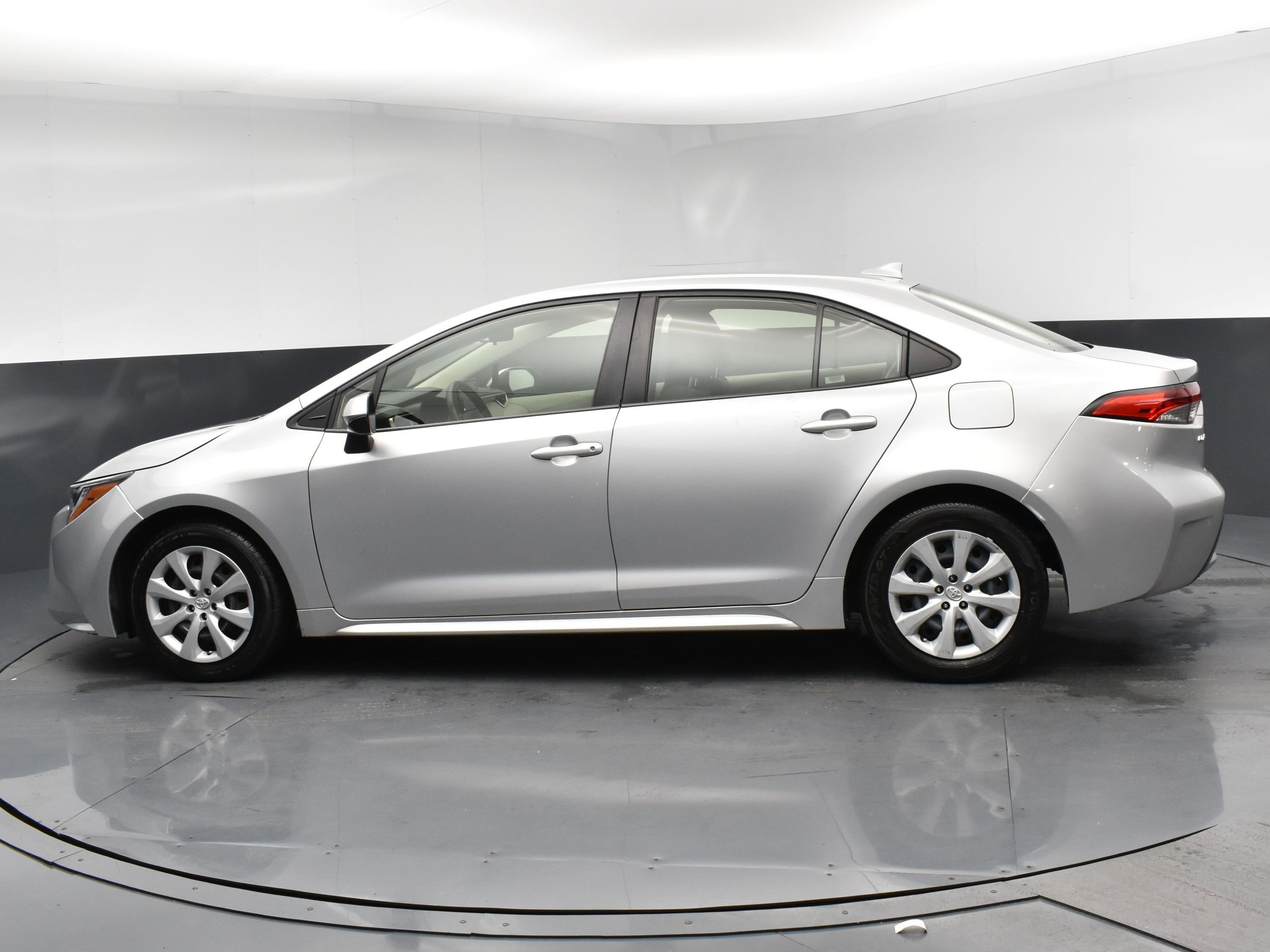 Used 2022 Toyota Corolla LE with VIN JTDEPMAEXNJ223455 for sale in Northfield, Minnesota