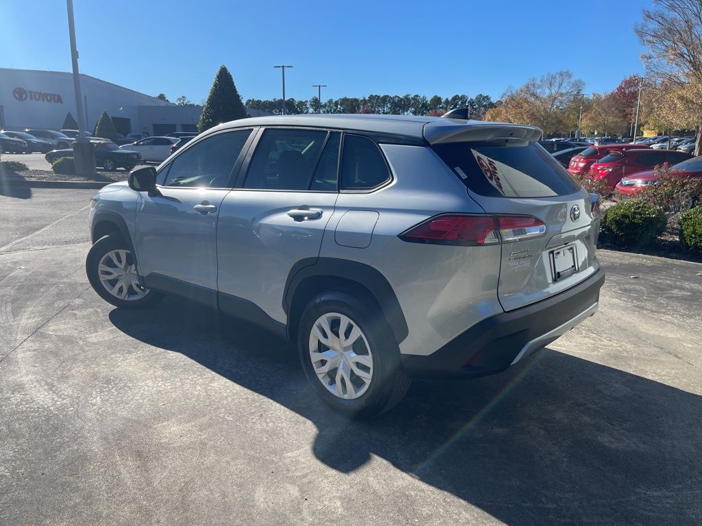 2023 Toyota Corolla Cross L photo 3
