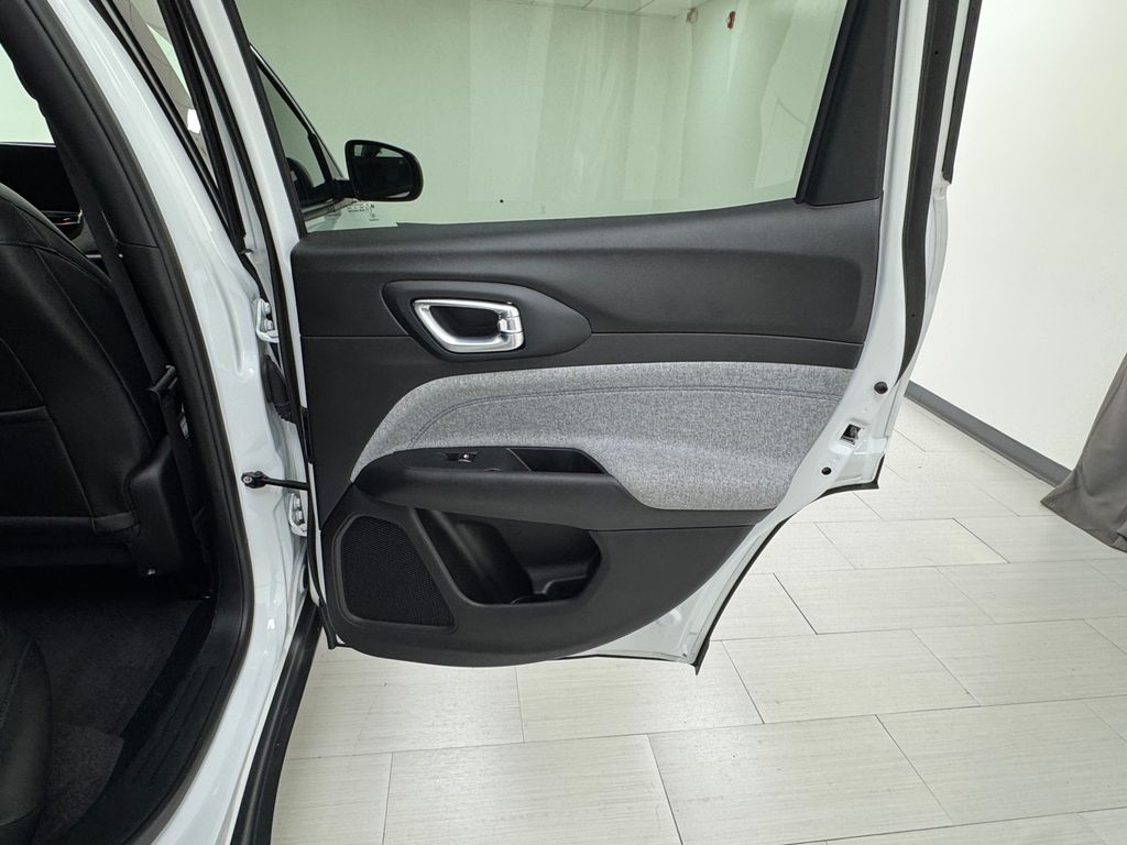 2024 Jeep Compass Latitude photo 10