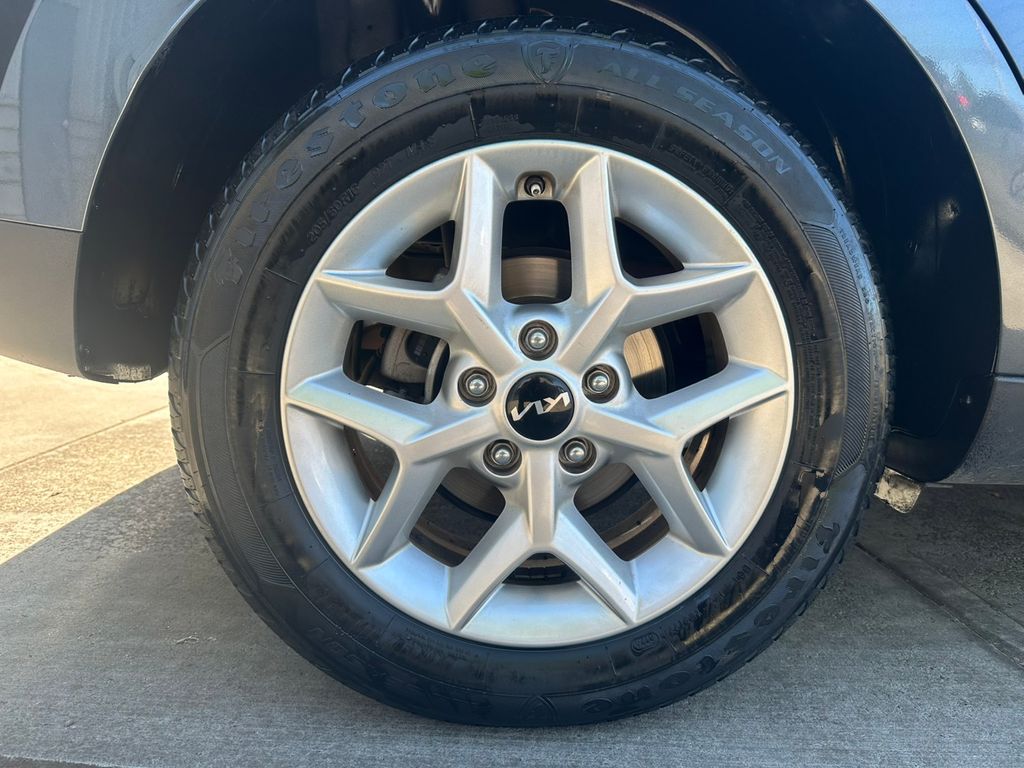 2023 Kia Soul LX photo 11