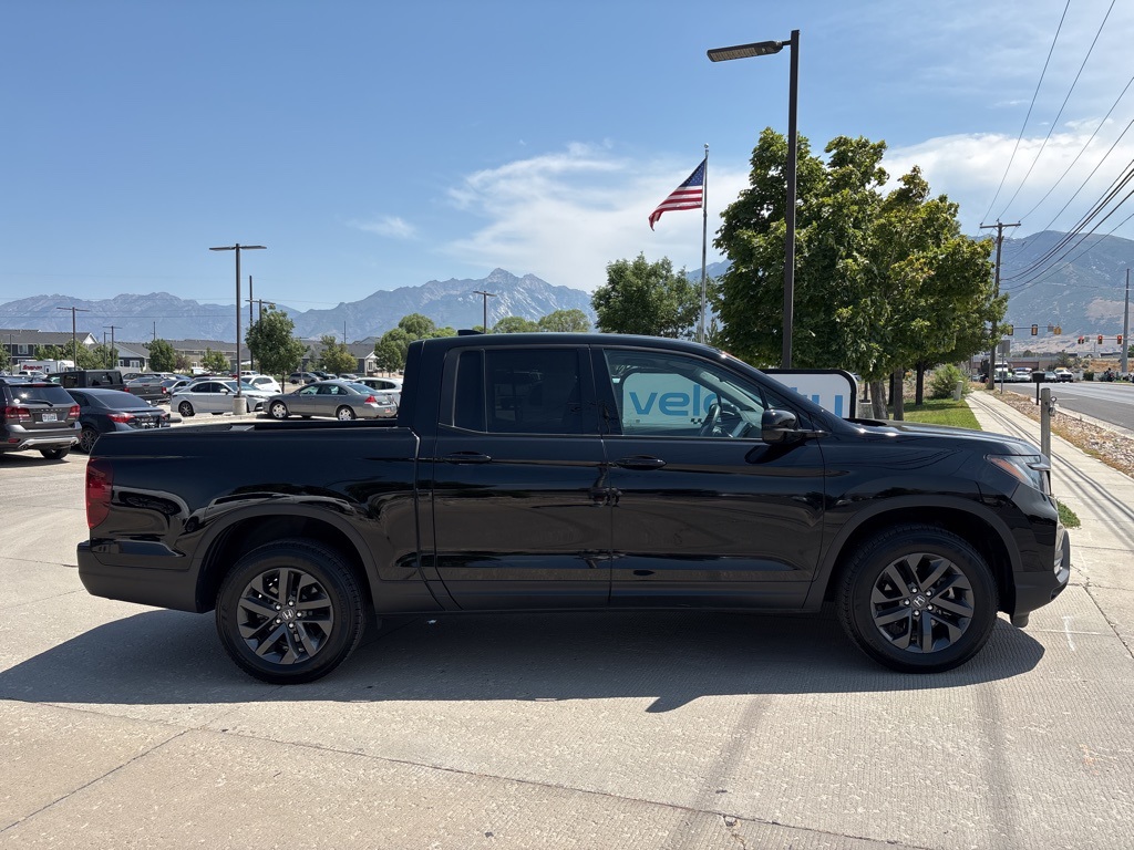 2021 Honda Ridgeline Sport photo 3