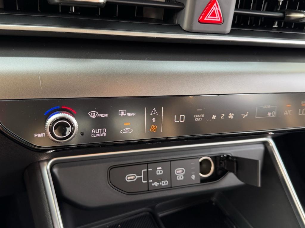 2025 Kia Carnival SX Prestige photo 17