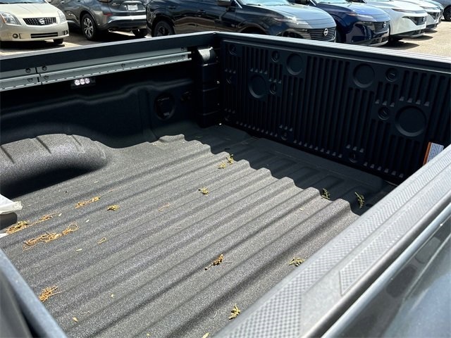 2025 Nissan Frontier PRO-4X photo 12