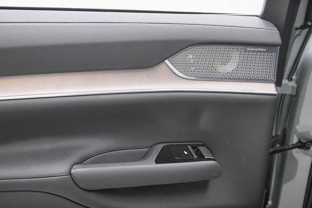 2025 VOLVO EX90 - Image 23