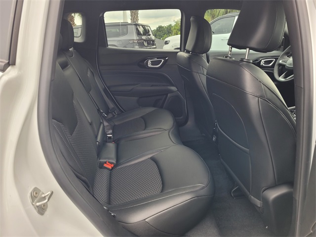 2025 Jeep Compass Latitude photo 15
