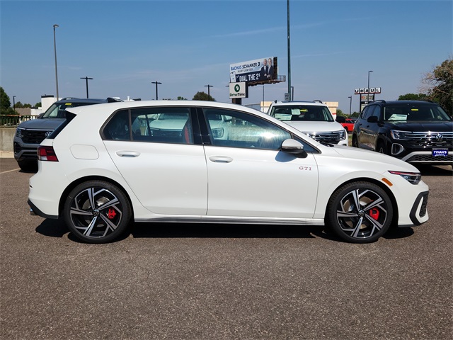 2025 Volkswagen Golf GTI SE photo 2