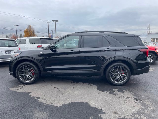 2025 Ford Explorer ST-Line photo 2