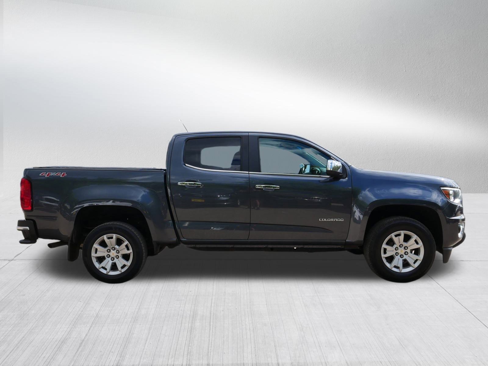 2017 Chevrolet Colorado LT photo 8