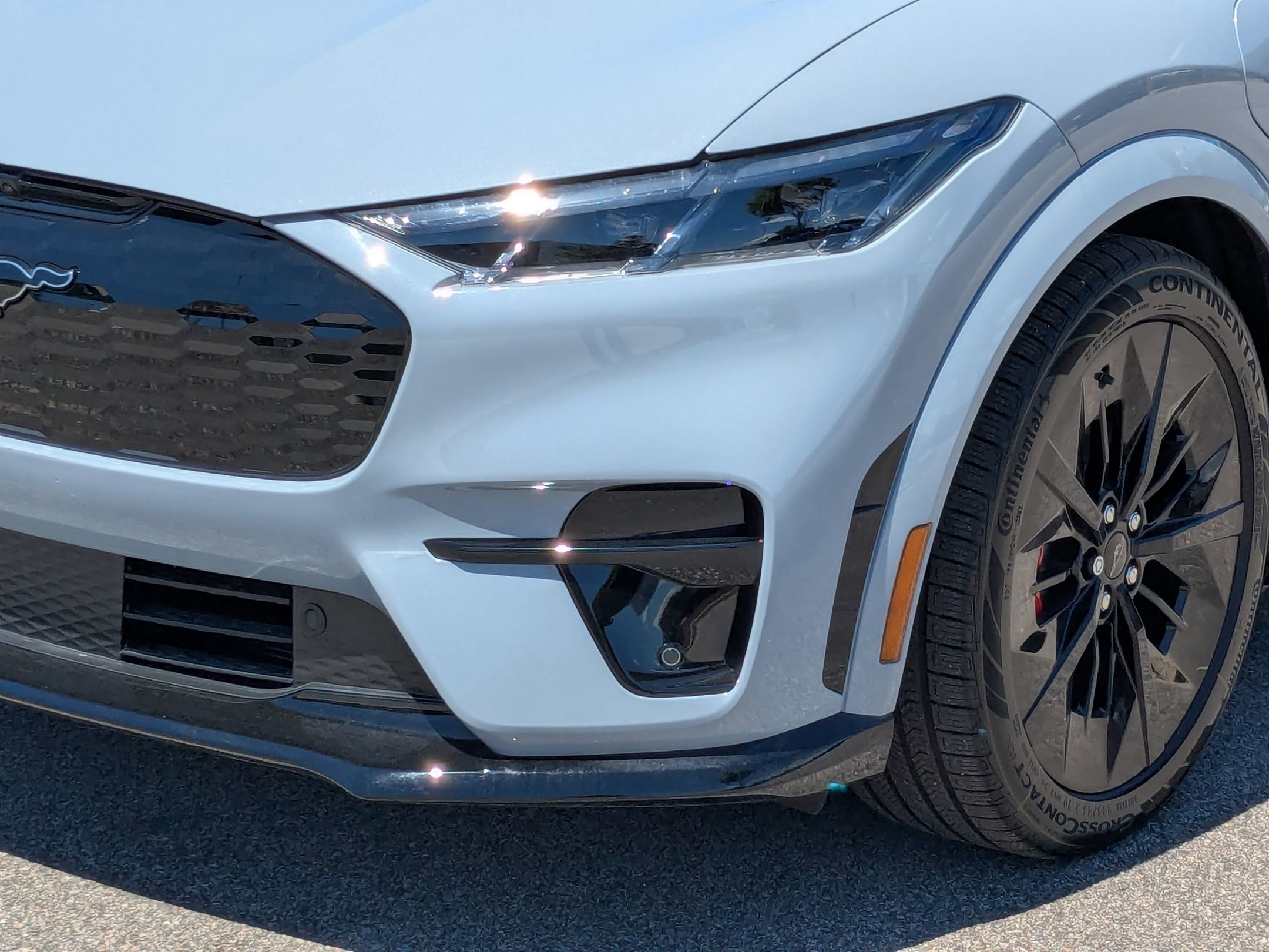 2025 Ford Mustang Mach-E GT photo 2