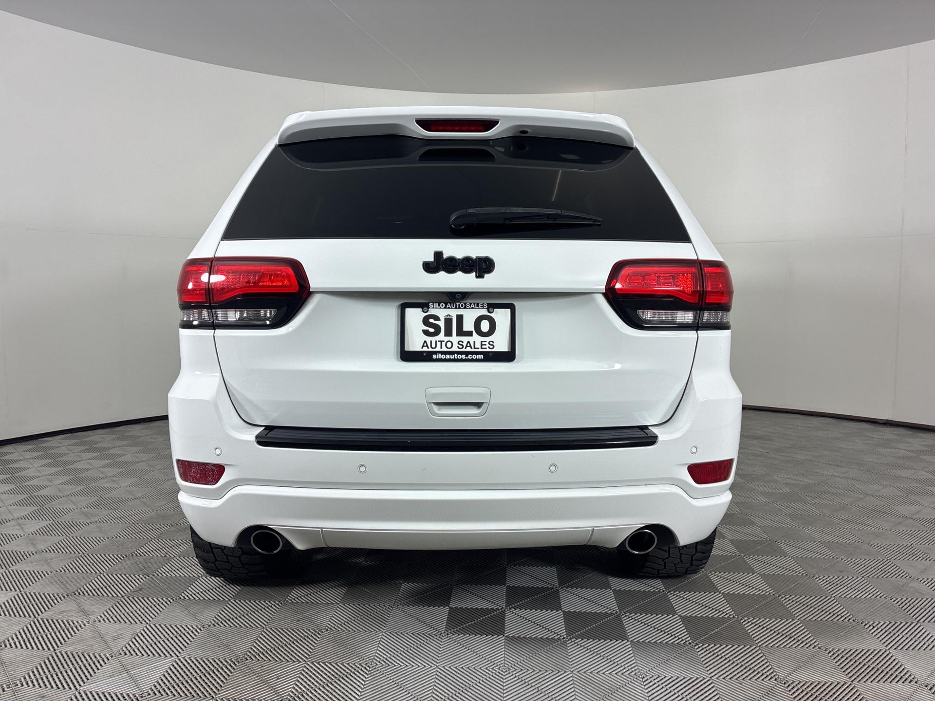 2015 Jeep Grand Cherokee Laredo photo 3