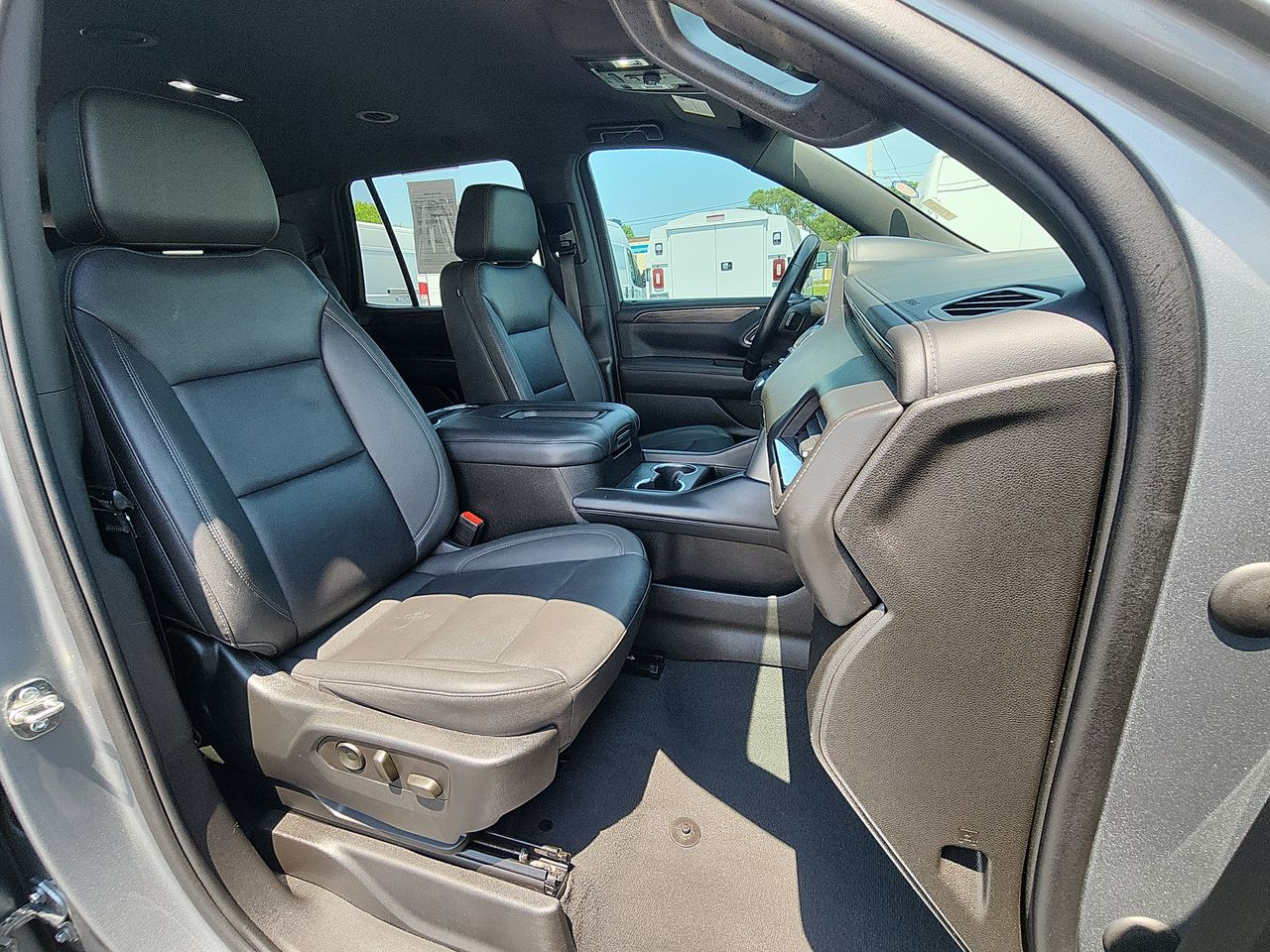 2023 Chevrolet Tahoe LT photo 22