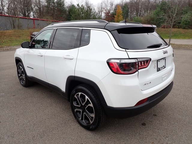 2022 Jeep Compass Limited photo 2