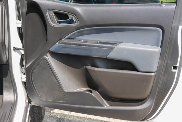 Used 2022 Summit White Chevrolet Z71 image 16