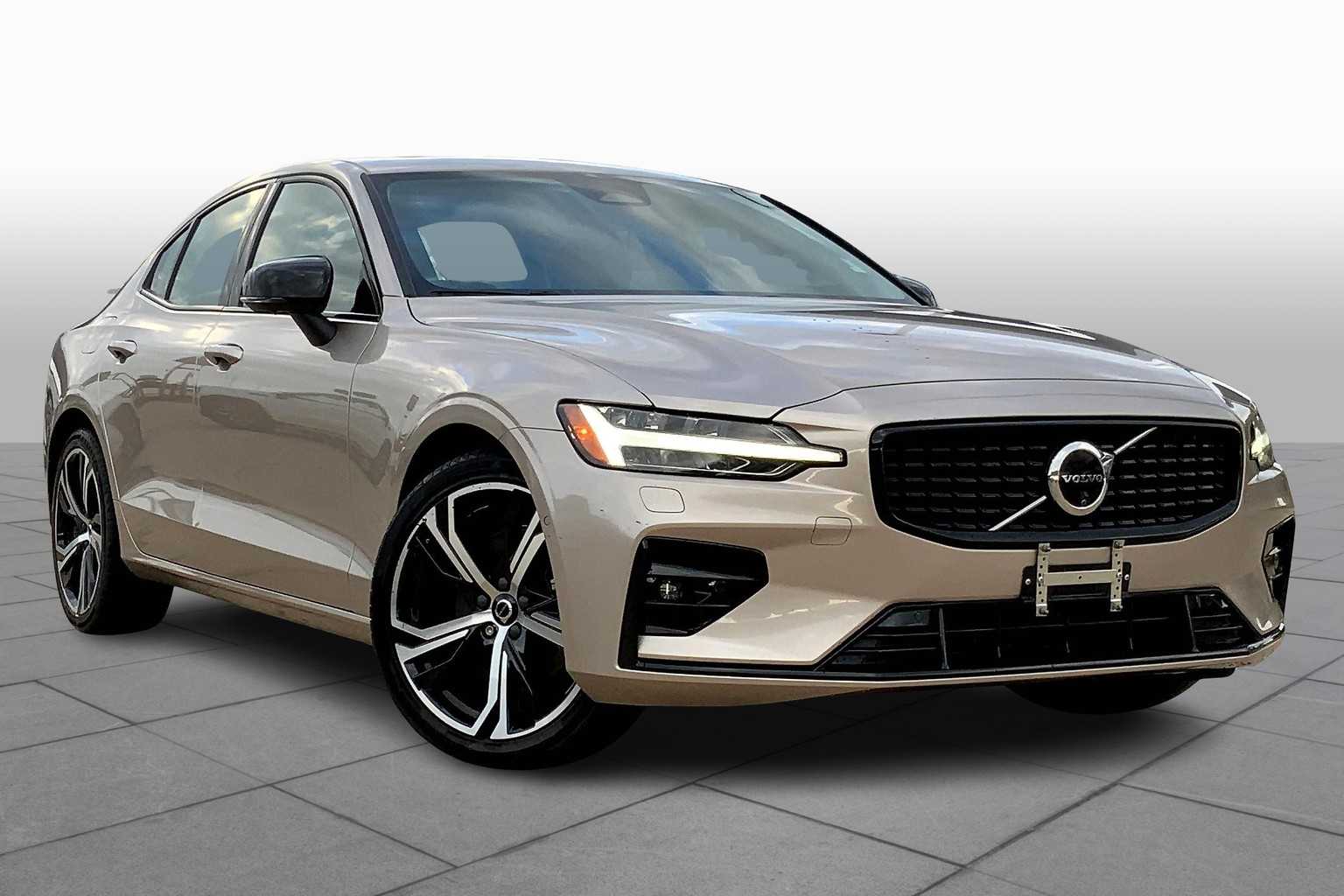 2024 Volvo S60 Plus photo 2