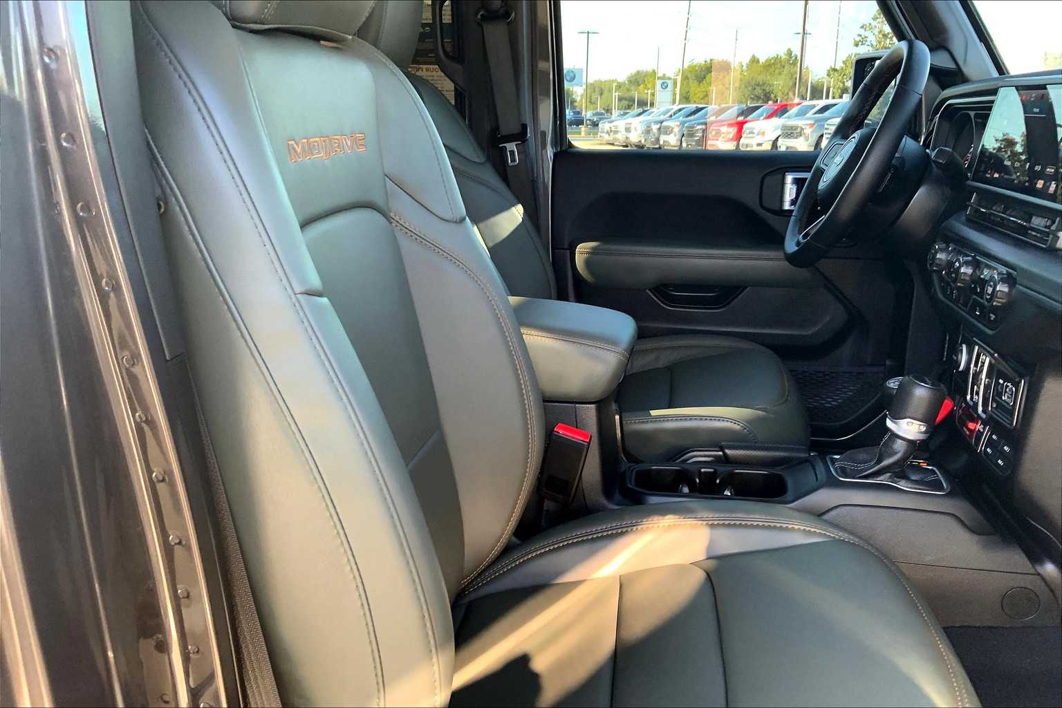 2024 Jeep Gladiator Mojave photo 8