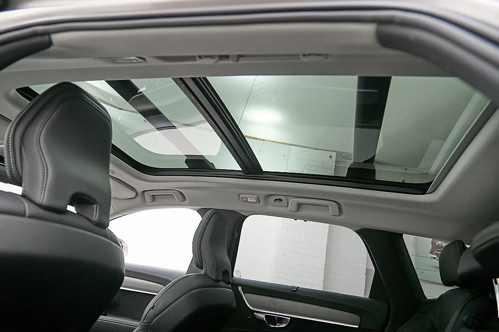 2026 VOLVO V90CC - Image 25