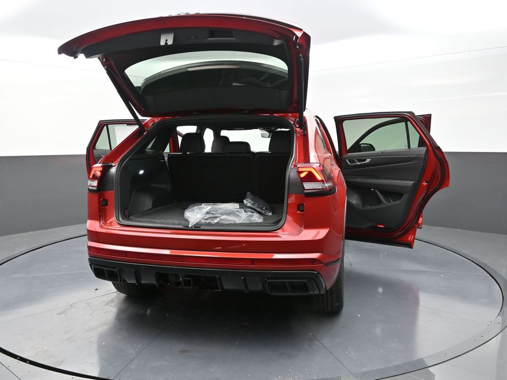 2025 Volkswagen Atlas Cross Sport SEL R-Line photo 31