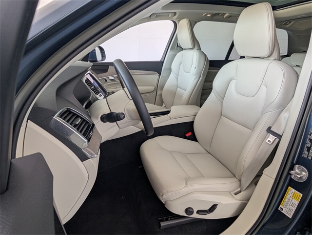 2024 Volvo XC90 B5 Plus photo 5